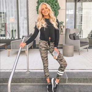 Women Camouflage Leggings with Stripes